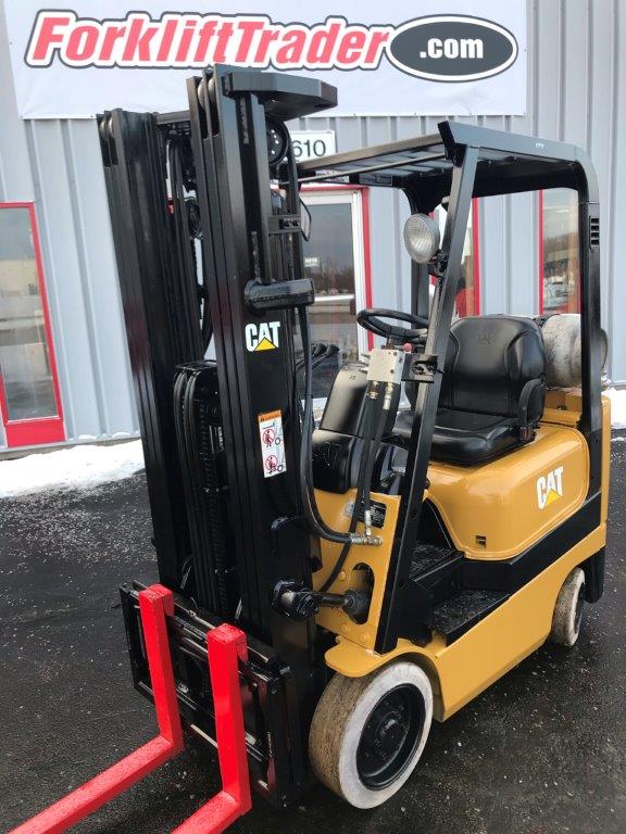 42" forks yellow caterpillar forklift for sale